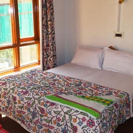 Hayat Hotel Pahalgām Eksteriør billede