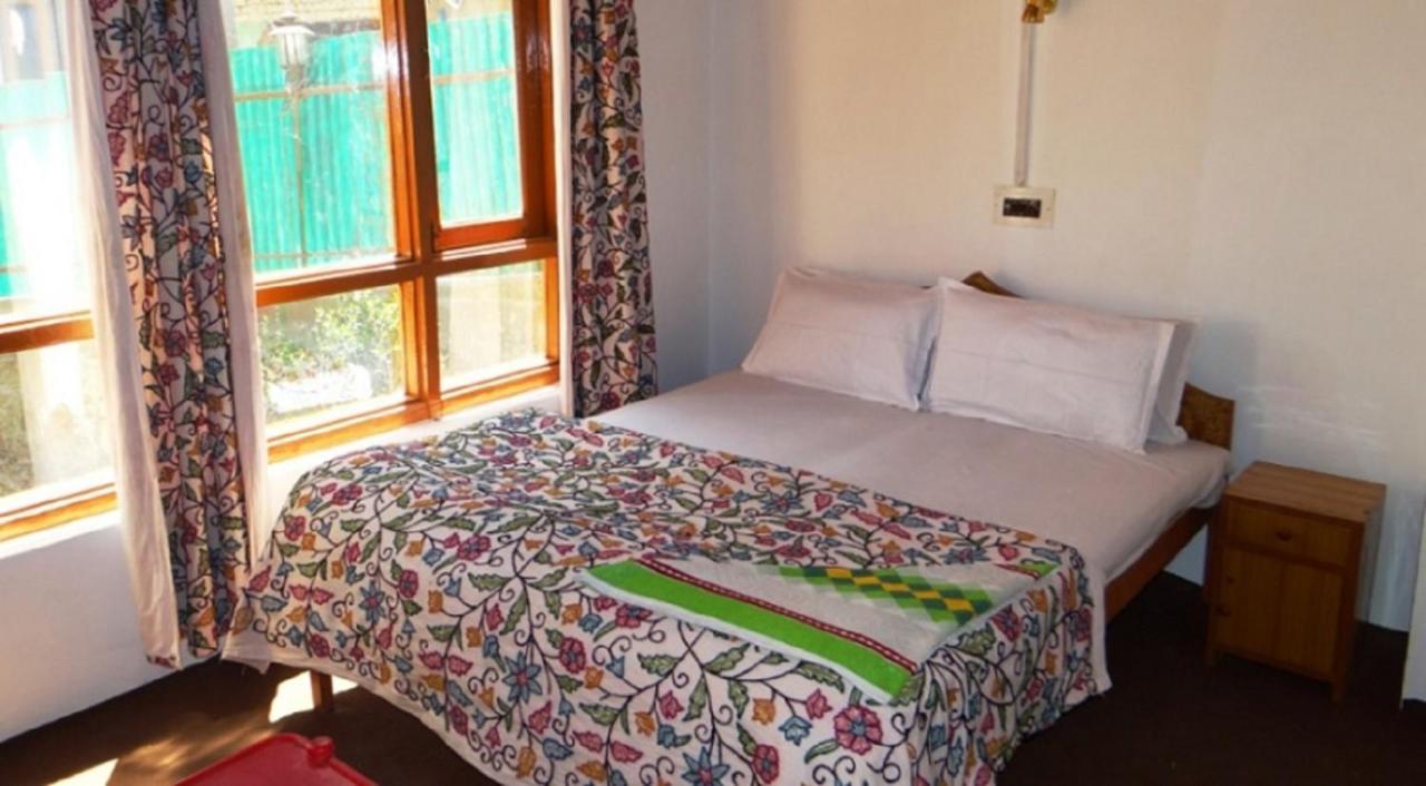 Hayat Hotel Pahalgām Eksteriør billede